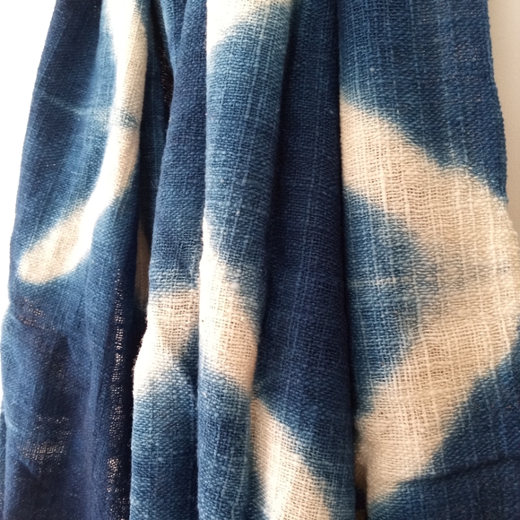 EUC Wooven Cotton-Linen Shibori Scarf - Picture 4 of 5